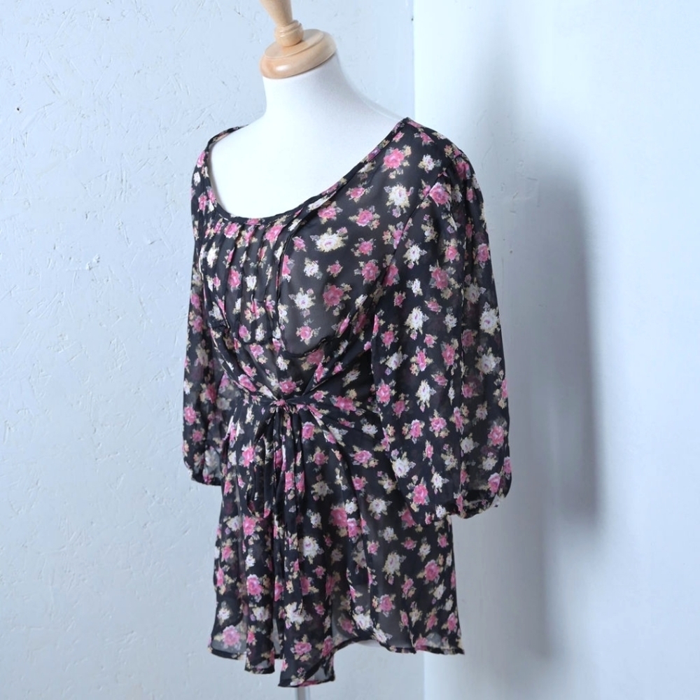 Majora | Black pink and white floral front tie up cropped sleeve blouse